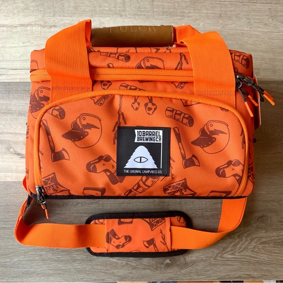 NWT Poler Stuff 10 Barrel x Poler Camera Cooler Bag - Picture 3 of 11